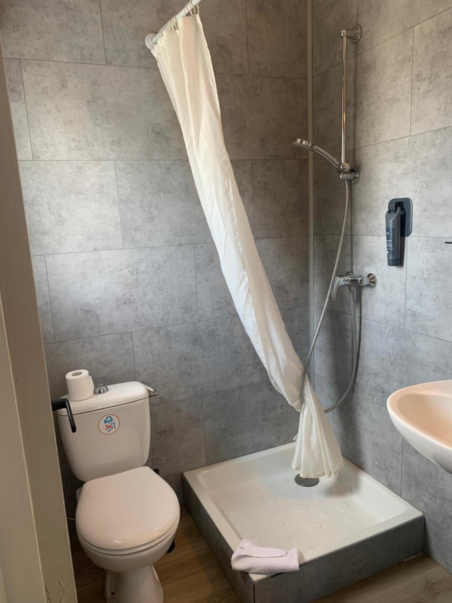 Hotel Fine Англе Екстериор снимка