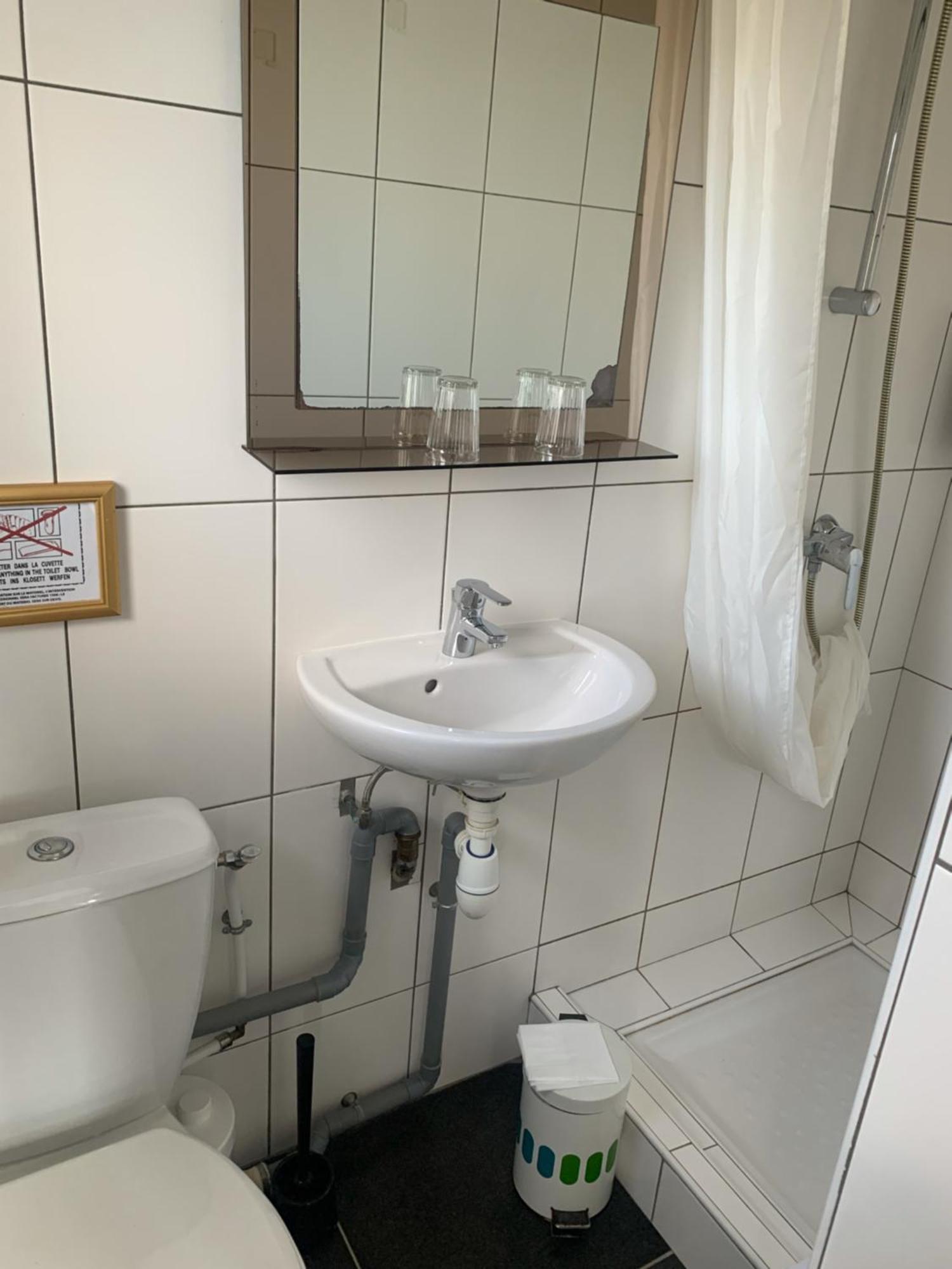 Hotel Fine Англе Екстериор снимка
